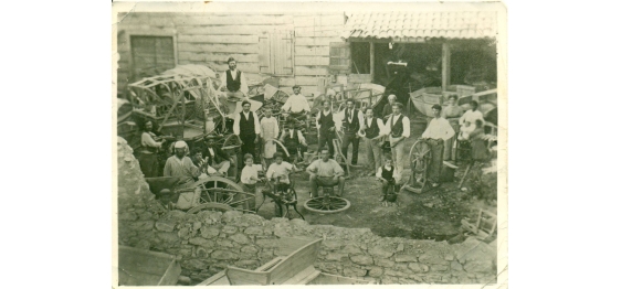 Το αμαξοποιείο του Λορέντζου Μάμου στην Πάτρα (1878) 